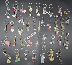 Lote de 36 Llaveros Dijes Estilos Mixtos Únicos Coleccionables - Imagen 1 de 12