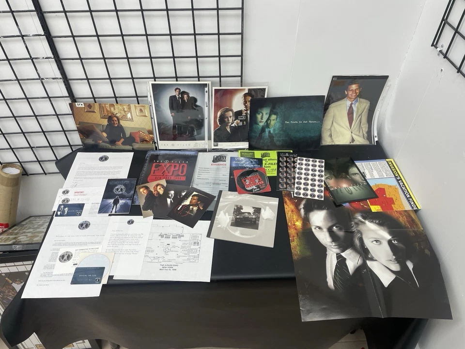 X-FILES 1990’s Official Fan Club + Expo Nueva York 1998 Memorabilia Pósters Tarjetas Foto 1 de 4