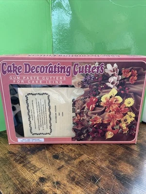 Jem Cake Decorating Cutters For Gum Paste Flowers And Leafs - Image 1 of 4
