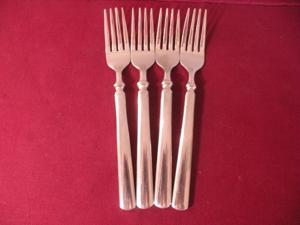 Juego de 4 tenedores de ensalada EMPIRE Martha Stewart Essentials MSE acero inoxidable 7 1/4" Foto 1 de 4