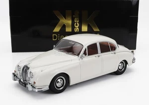 MODELLINO AUTO STATICO KK DAIMLER 250 V6 LHD 1962 BIANCO INTERNI MARRONE 1/18 - Foto 1 di 6