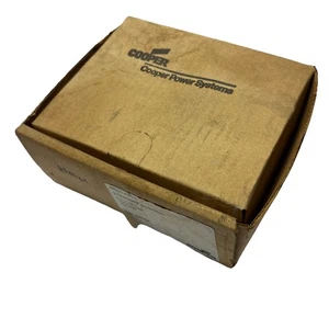 Buje separador aislado Eaton Cooper ISB215 8,3/14 KV 15 KV CLASE 200A - Imagen 1 de 3