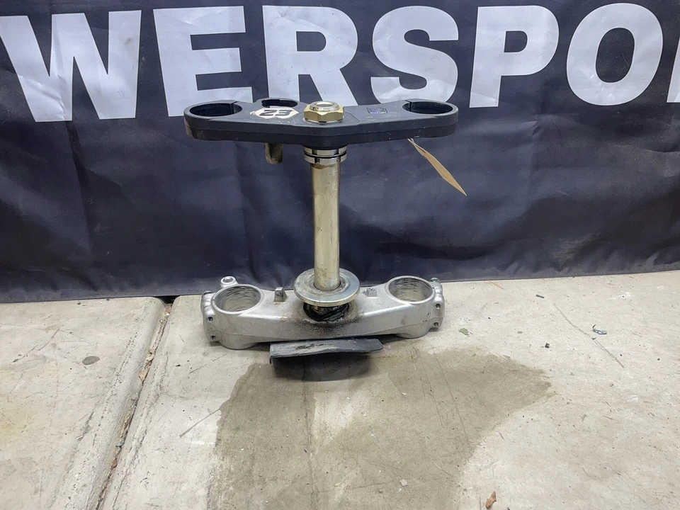 2006 - 2021 SUZUKI GSXR600 GSXR750 TRIPLE TREE STEERING STEM FRONT LOWER FORKS - Image 1 of 4