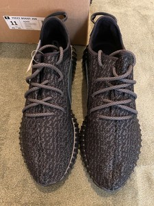 black yeezy v1