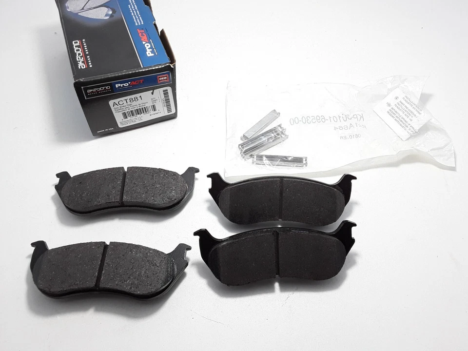 Disc Brake Pads Rear Akebono ACT881 For Ford Explorer,Mercury Mountaineer 02-04 - Image 1 of 3