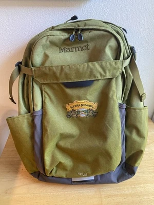 Mochila capacete Marmot 32 L verde Sierra Nevada bordada - Imagem 1 de 4