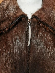 Echt Pelzjacke aus Nutria In Braun mit ausser Tasche mit Reißverschluss Gr. M - Bild 1 von 8