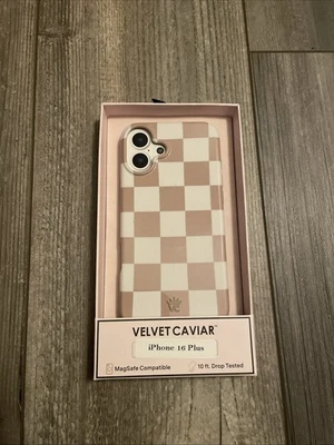 Funda Apple iPhone 16 Plus MagSafe Terciopelo Caviar con Diseño de Tablero de Cuadros Foto 1 de 2