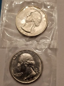 1974 - P&D WASHINGTON QUARTERS MINT SEALED KM 164 GEM BR. UNC.  2 MÜNZEN KOSTENLOSER VERSAND - Bild 1 von 2