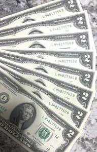 Lot of 8 RARE Crisp Two Dollar Bill Uncirculated Sequential Serial # $2 Bill - Picture 1 of 2