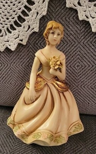 Statuetta Vintage Capodimonte Donna Portafiori Made In Italy - Foto 1 di 8