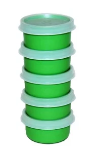 Nuevos mini contenedores de almacenamiento Tupperware 1 oz sellos herméticos líquidos verdes píldoras lados - Imagen 1 de 1