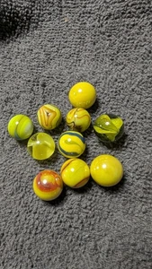 Lot of Ten Vintage Yellow Marbles - Picture 1 of 3