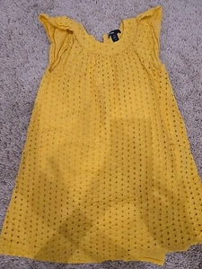Gap Kids Yellow Eyelet Dress Size 5 Fits Best For 4 Years Old - Picture 1 of 4