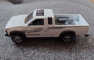 2019 MATCHBOX 1995 NISSAN HARDBODY (D12) WHITE NEAR MINT CONDITION - Picture 1 of 5