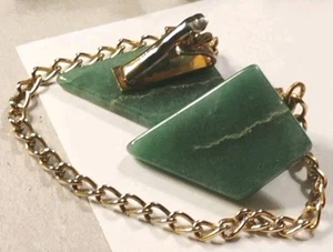 Vintage Green JADE Stones Sweater/Scarf Clip Gold Tone Stones w/Chain! - Picture 1 of 11