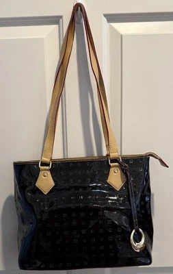 P46- Arcadia Cartera Bolso de Mano Italiano Líquido Negro Charol Repujado Foto 1 de 4
