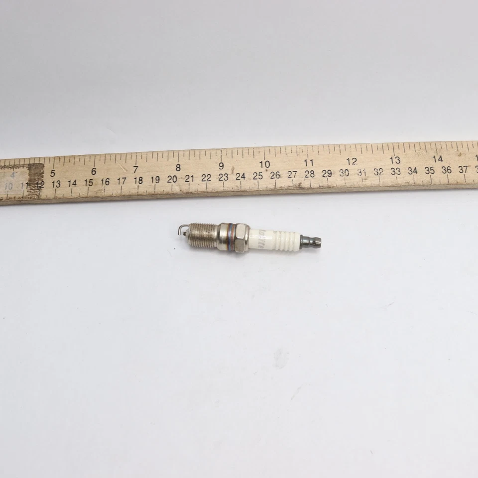 Bujía Autolite Platinum AP606 Foto 1 de 4