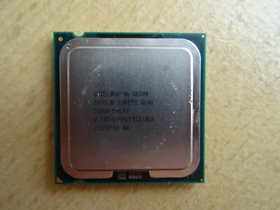 Intel Core 2 Quad Q8300 - 2.5 GHz LGA 775 SLGUR CPU 1333MHz - Bild 1 von 2
