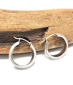 VINTAGE STERLING SILVER EARRINGS .925 ESTATE FIND 7.2 GRAMS - Picture 1 of 3