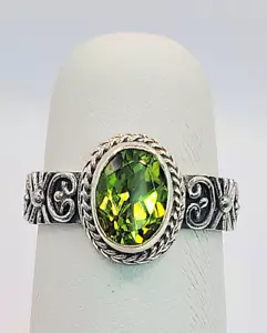 Artisan Crafted BALI LEGACY Peridot Ring in Sterling Silver, Size 8 - Picture 1 of 12
