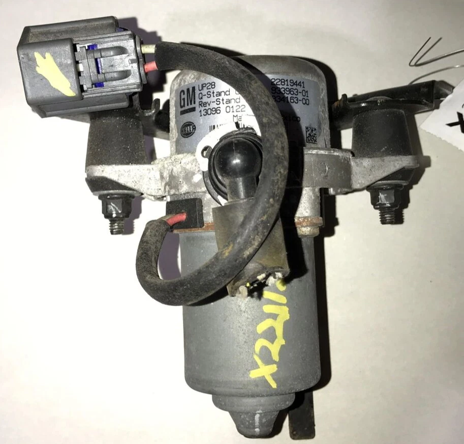 2012 2013 2014 2015 2016 2017 GMC ACADIA OE Vacuum Pump - Image 1 of 2