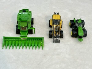 Vintage Ertl Diecast John Deere Farm Vehicle Lot, 3 Pieces - Picture 1 of 24