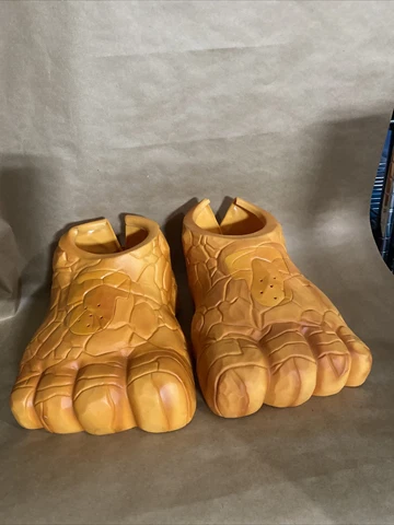 2004 Toy Biz; Marvel Fantastic Four The Thing Smashing Feet with Working Sounds Cover