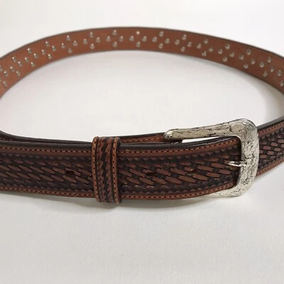 Cinto de couro vintage TONY LAMA feito à mão marrom rebites de metal faroeste 46” de comprimento - Imagem 1 de 4