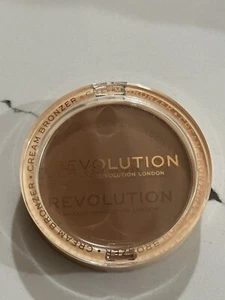 Makeup Revolution Ultra Creme Bronzer Farbton Dunkel - Bild 1 von 1