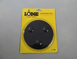 Lodge Gusseisen Silikon Magnetuntersetzer schwarz rund 5,75" Neu Neu in Verpackung Neu aus altem Lagerbestand - Bild 1 von 3