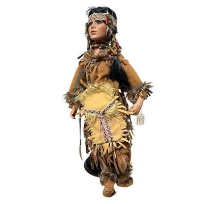 Muñeca de porcelana nativa americana coleccionable WA Quinalt indio tribu recuerdo Foto 1 de 4