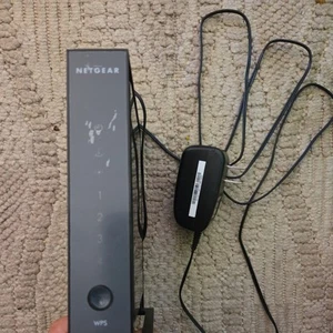Genuine Netgear N300 Wireless Router WNR2000 v3 w/ Pwr Adapter. - Afbeelding 1 van 6