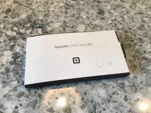 New Old Stock Square Credit Debit Card Reader White for Apple iPhone and Android - Picture 1 of 5
