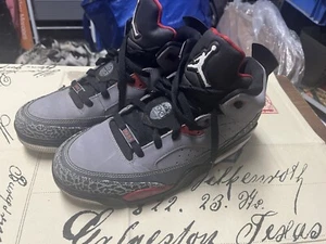 Size 9 - Jordan Son of Mars Low Cement Grey Gym Red 2013 - Picture 1 of 5