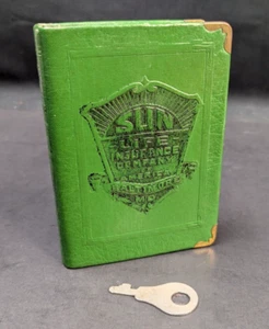Banco de libros vintage, verde, Sun Life Insurance of America, Baltimore MD con llave - Imagen 1 de 6