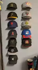 Colgador de sombrero de bajo perfil - Pegarse a la pared | Gancho con clip de pared para sombrero | Estante para gorra - Imagen 1 de 8