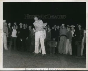 Foto de prensa 1938 J Smith Fereree de Nueva York conduciendo en maratón de golf - nes26342 - Imagen 1 de 2