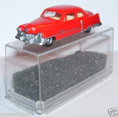 Micro Praline Ho 1/87 Cadillac 54 Caddy Limousine Rosso Rosa IN Box - Immagine 1 di 3