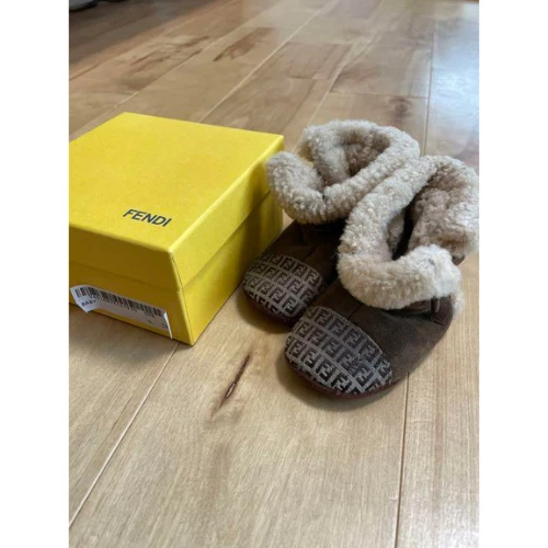 Zapatos de Bebé FENDI Botas Zucca Marrón Talla US 5 - 5.5M / 12.5 cm Usados Auténticos Foto 1 de 4