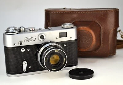 TOTALMENTE REPARADO! Câmera de RF soviética "Fed 3" com inscrição "MADE IN USSR" (5) - Imagem 1 de 4
