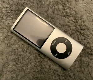 Apple iPod 4th Gen 4GB Silver ref.B3 - Picture 1 of 3