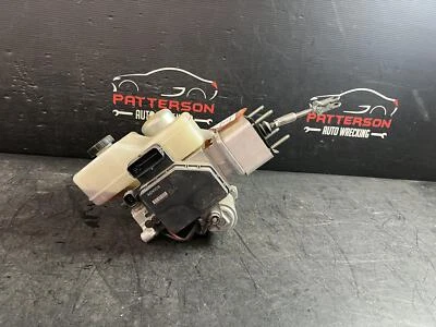 BOMBA ELEVADORA FRENO POTENCIA HIDRÁULICA NISSAN TITAN XD 16-23 CON CILINDRO MAESTRO Foto 1 de 4