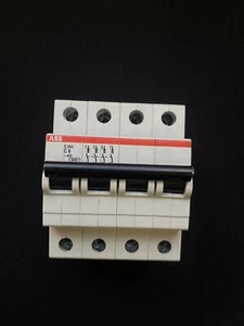 ABB S204 C8,4 Pole Miniature Circuit Breaker. C Type ,8 Amp - Picture 1 of 6