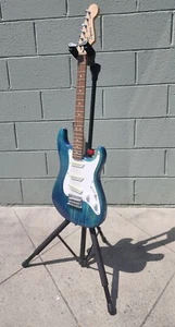 Guitarra Eléctrica Squier Strat Diseñada y Respaldada por Fender s/n ICS 19133333 - Imagen 1 de 3