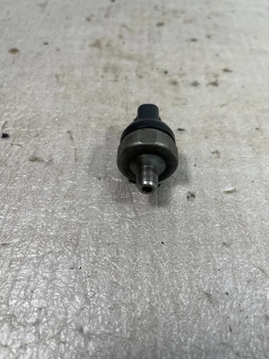 83530-28020 GENUINA TOYOTA OEM UNIDAD DE ENVÍO DE PRESIÓN DE ACEITE CAMRY LEXUS 83530-0E010 Foto 1 de 4