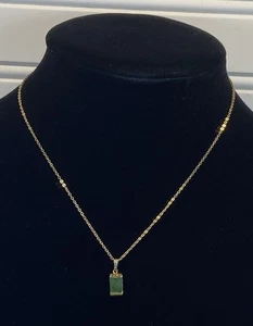 Signed Dainty Gold Tone Green Stone Rectangle Pendant Necklace Classic Simple - Picture 1 of 9