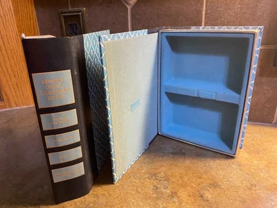 VTG Reader's Digest Condensed Hollow/Fake/Trinket Book Storage Box. Original.  - Photo 1/4