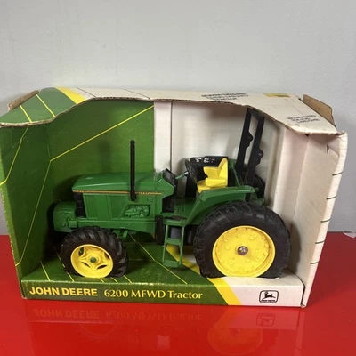 Vintage John Deere 6200 MFWD 1/16 Scale Replica Toy Tractor Ertl 1993 - Image 1 of 4