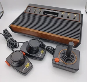 Console e controller Atari 2600 Heavy Sixer Six Switch Sunnyvale TESTATO *LEGGI* - Foto 1 di 5
